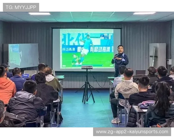 足球裁判在基层推广中开展线上模拟与线下实战结合的综合训练体系 足球裁判在基层推广中开展线上模拟与线下实战结合的综合训练体系